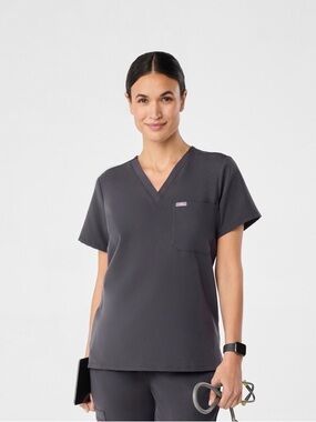 FIGS Catrina one pocket Scrub Top - Charcoal Gray